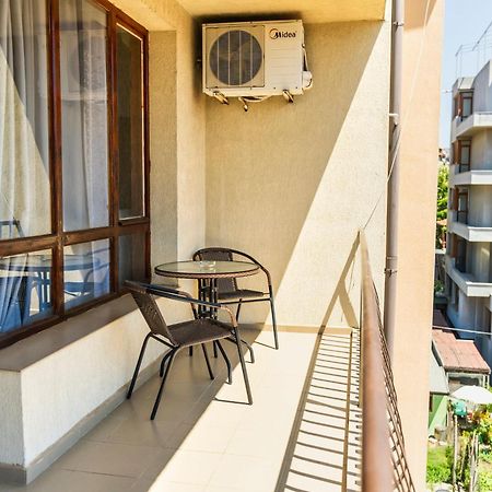 Family House Katerini Hotel เนเซบาร์ ภายนอก รูปภาพ