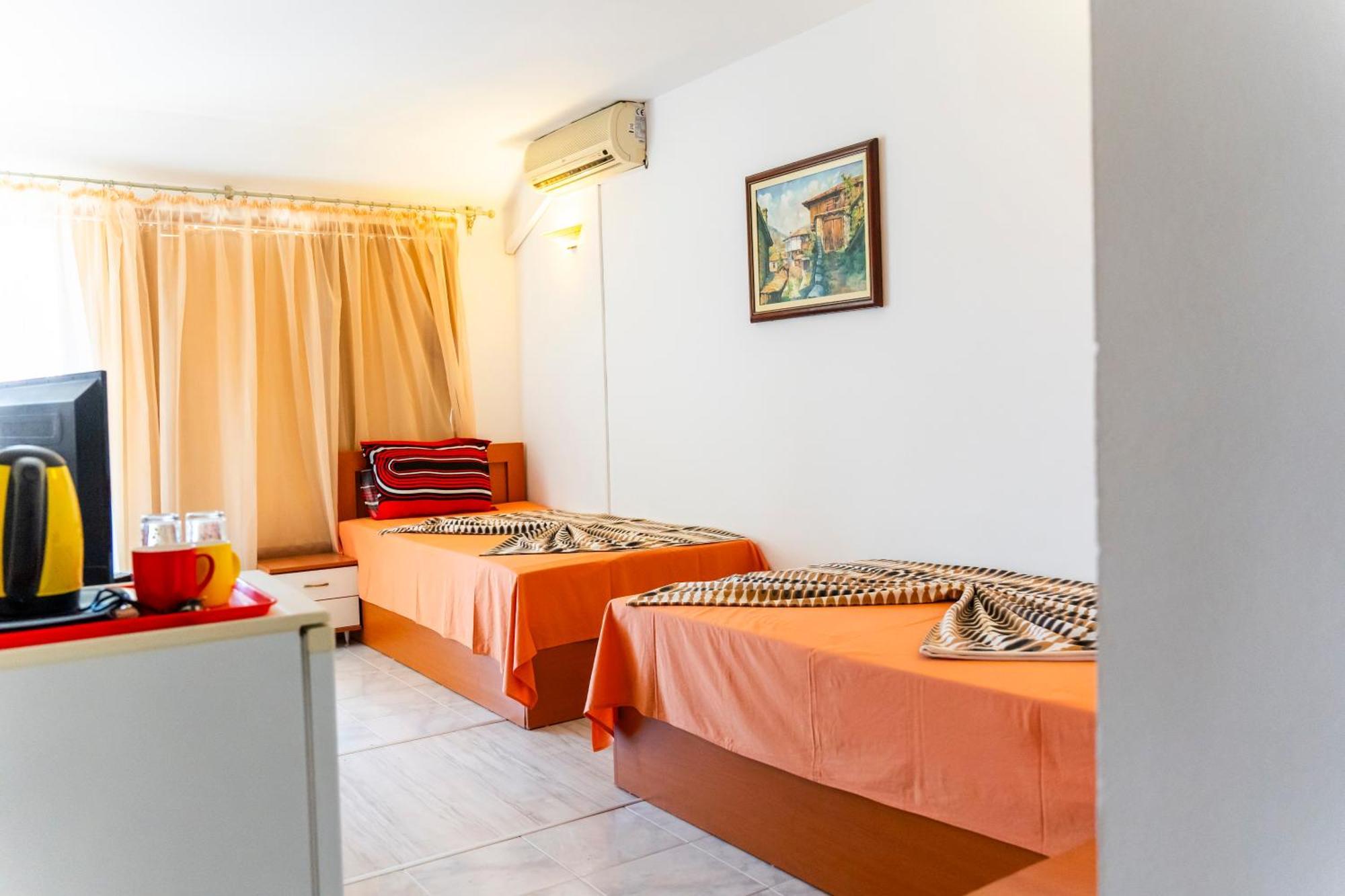 Family House Katerini Hotel เนเซบาร์ ภายนอก รูปภาพ