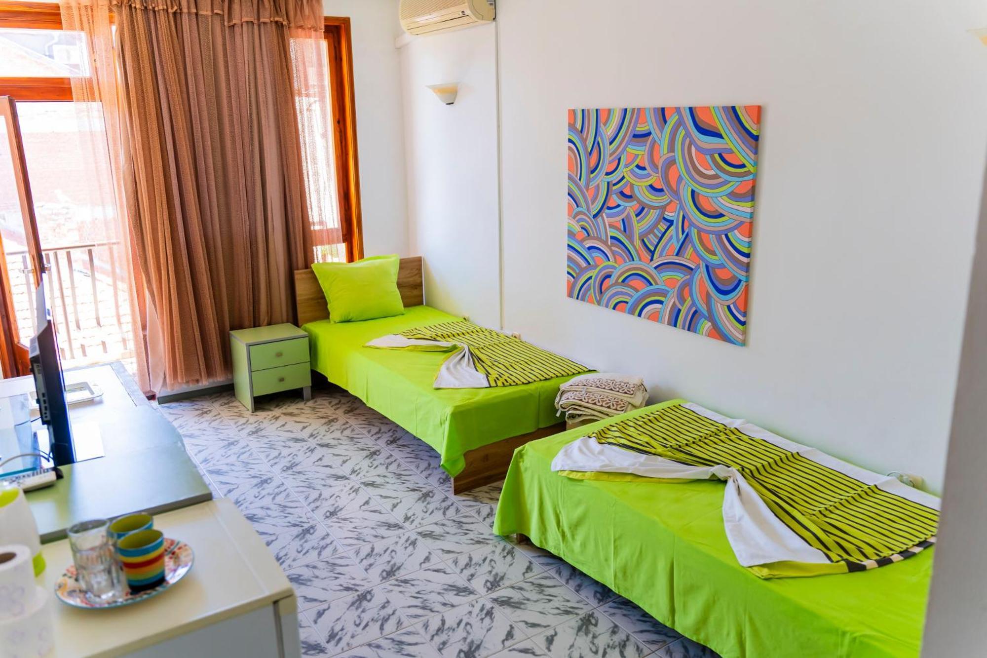 Family House Katerini Hotel เนเซบาร์ ภายนอก รูปภาพ