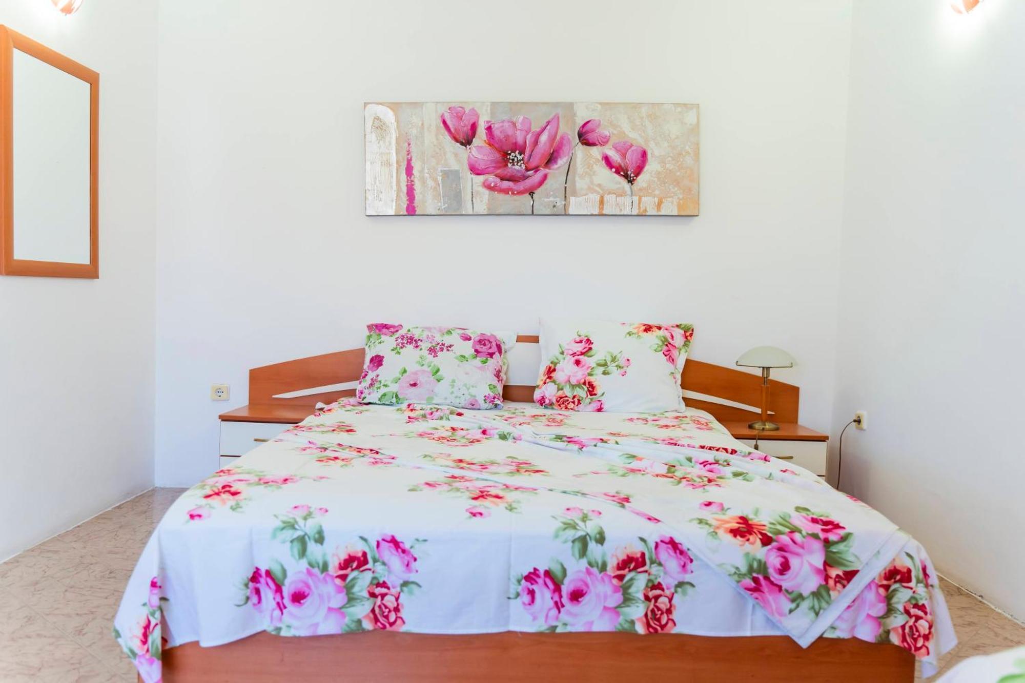 Family House Katerini Hotel เนเซบาร์ ภายนอก รูปภาพ